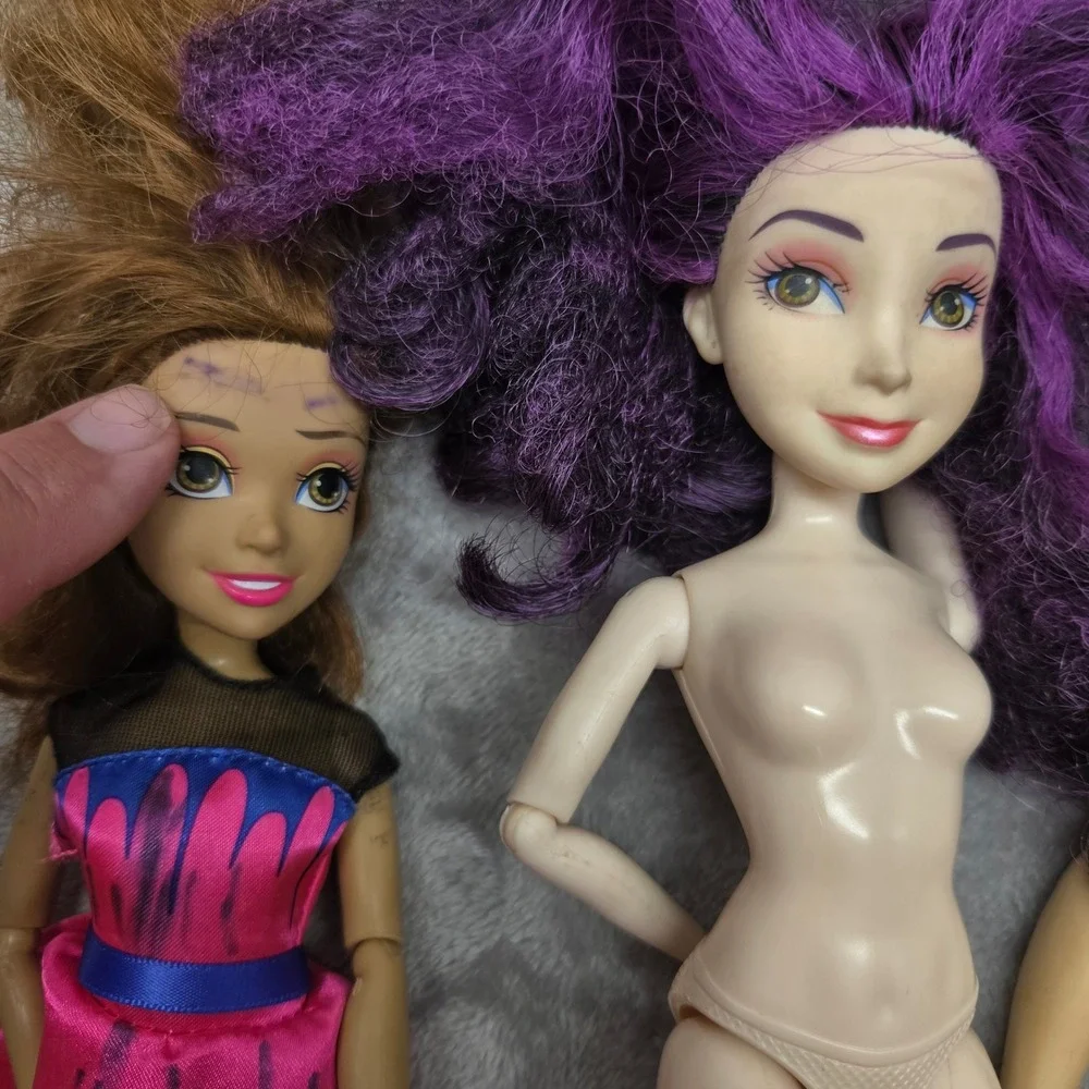Disney descendants doll